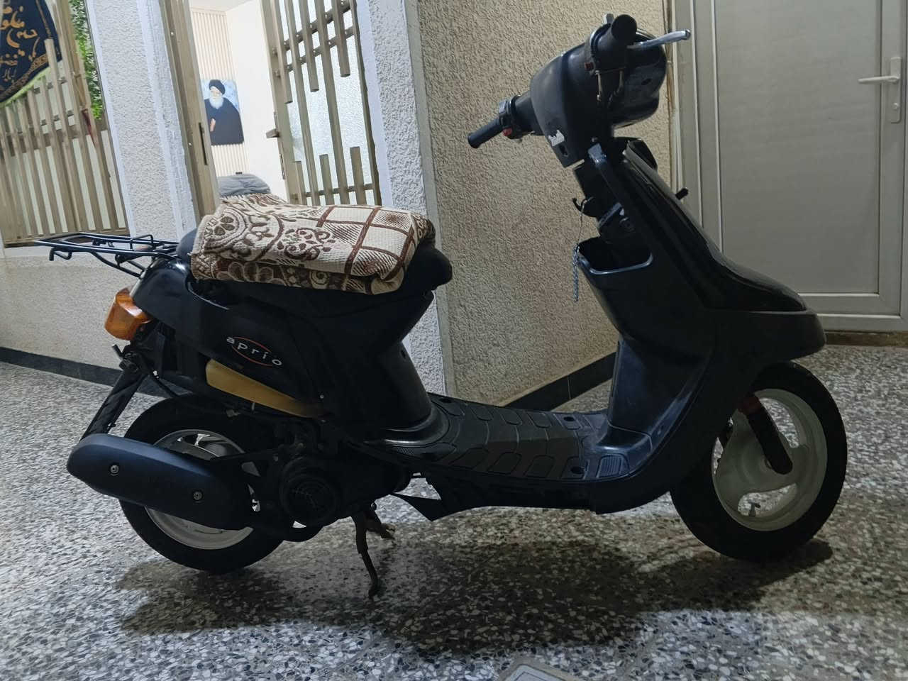 السلام عليكم
دراجه بطه للبيع بيها فطر بالشاصي وملحوم ومجفته مره وحده 300وبيها مجال رقمي***********
