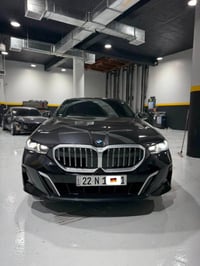 للبيع BMW 530i  2024   عداد 43m  فول مواصفات   Body Kit M  داخل جلد اح...