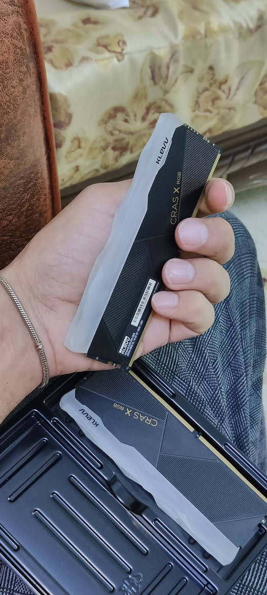 ذاكرة 32GB • DDR4 3600 • RGB
