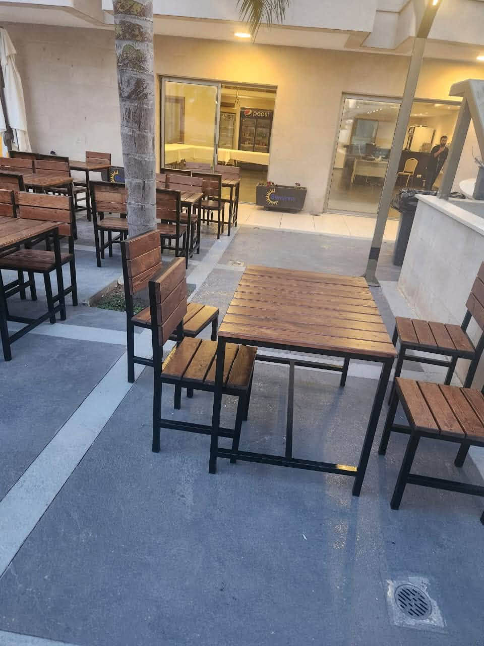 فنادقنا  في بيروت في جونيا ومنتجعات رحلاتنا يوميه إلى بيروت طيران العالميه يشمل وجبه  افطار  طيران ذهاب وياب واستقبال وتوديع ويوجد جولات اختياريه 
***********
***********

نص مكتوب في الصور:
- شركة برج دبي للسفر والسياحة رحلة بيروت 150 ألف 4 أيام | 3 ليالي وجبة إفطار