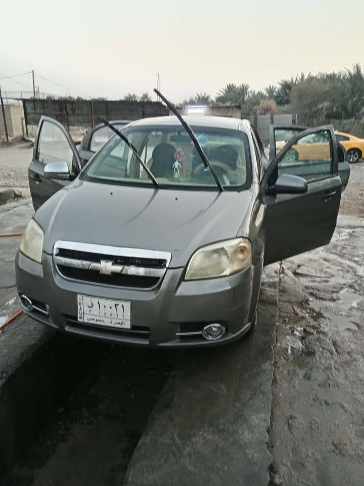 السلام عليكم أفيو للبيع.. موديل 2009
گير عادي سيارة مال جناي مكينه 1600
للاستفسار *********** واتساب
