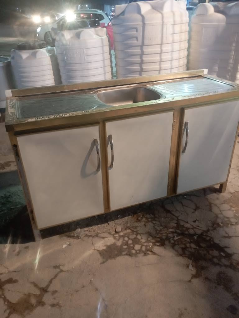 كاونتر قياس مترين مع سنك قياس متر ونص للبيع واتساب *********** نجف شارع المطار القديم النجف, العراق
