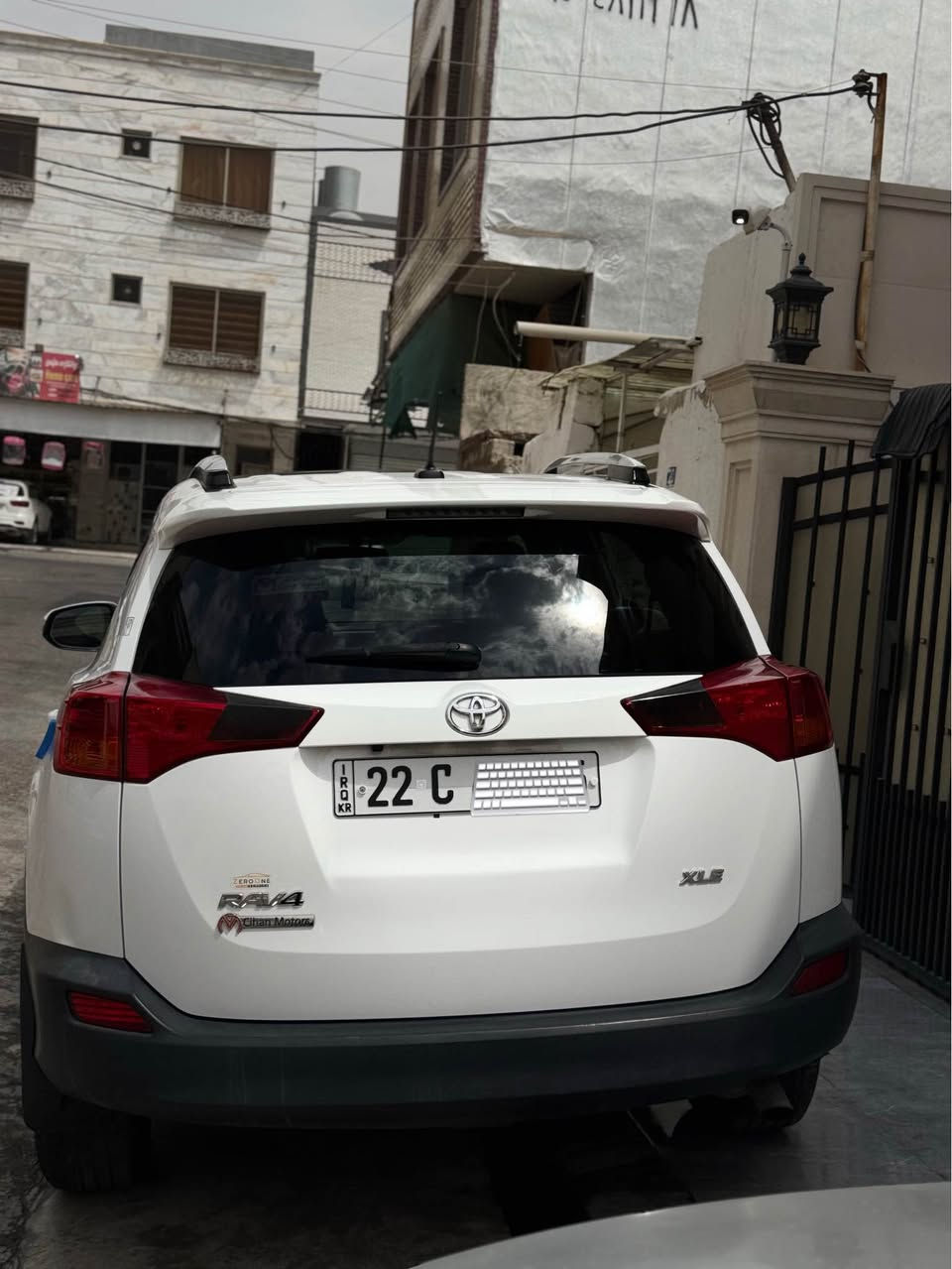 رافور ٢٠١٥
 امريكي فقط قطعتين و نص مصبوغ 
محرك مامفتوح بشرط
 فول مواصفات سلايد ٣ شاشه
سعر ١٣٩$ و مجال بصيط
مكان سياره اربيل رقم اربيل
واتساب *********** أربيل, العراق
