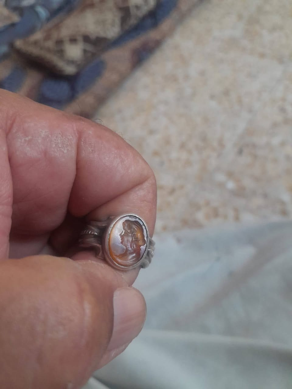 محابس معروضه للبيع قدرتي بي صوره محمد صدر 
محبس روماني قديم
