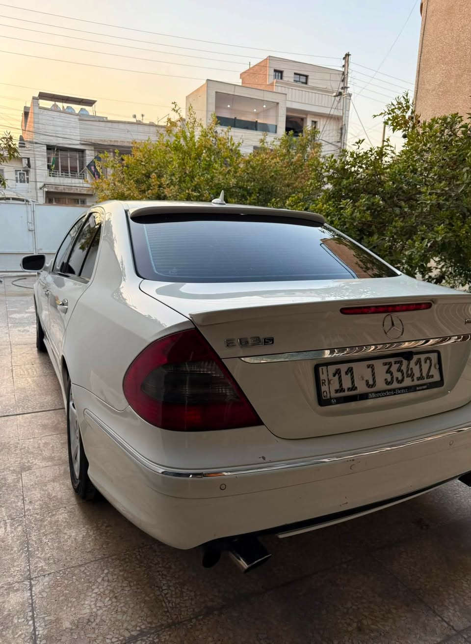 للبيع أو المراوس حسب القناعة
مرسيدس W211 E350
موديل 2007 — رقم بغداد أصولي
وارد أمريكي — السونار موجود بالصور

المواصفات:
• فتحة سقف
• تدفئة كشنات
• بردة خلفية
• مثبت سرعة
• كراسي كهرباء مع 3 وضعيات خزن
• غرفة نظيفة جدًا، لا فطور ولا تكسير
• لايتات زينون أبيض
• ستيرن كهربائي وتحكمات كاملة

——————————————

السيارة مصروفة ومهتم بيها:
• محرك وگير وكهربائيات مكفولات 100% وبضمانتي
• ويلات ألمانية أصلية قياس 16
• فيد بمب جديد وباتري
•صدر جديد
•تبريد قطعتين ثلج
• إدامة كاملة للنوزلات والبلكات والمجاول وغيرها
ما تحتاج أي مصرف

السعر: 160 ورقة وبيها مجال إن شاء الله

📍 بغداد — البنوك
📞 ***********
