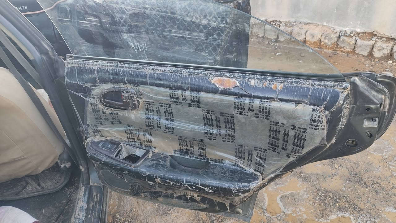 سلام عليكم سيارة مارك مسجله فحص نينوى كير ومحرك شرط تبريد يشتغل كهربائياتها كلها شغاله السعر 23وبيها مجال ومراوس حسب القناعه المكان الشرقاط الخضرانيه رقم الهاتف ***********
