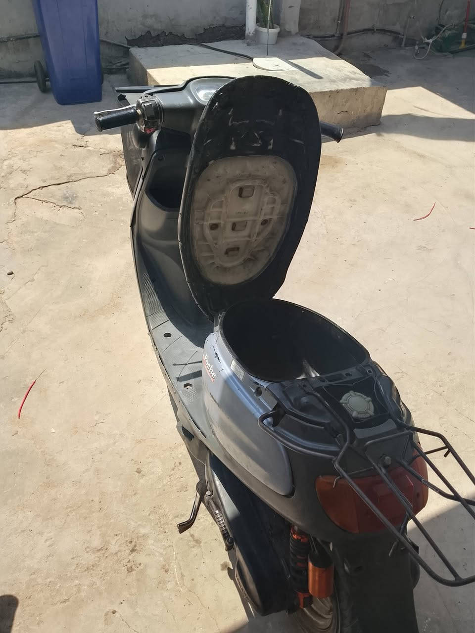 دراجه للبيع كربلاء قرب بانزين خانه قادسيه سعره400 رقم المبايل ***********
