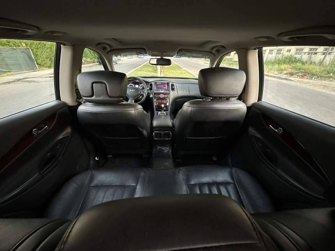 السلام عليكم 

إنفنتي qx50 للبيع موديل 2017  رقم مميز

السيارة فول مواصفات

ماشية 93.000 الف

تحكم ستيرن فول

اربع كامرات 

اشاير مري 

الويل ١٨

حساس خلفي امامي رادارات 

بكلايت لد 

نظام زنون بلادي

مكينة ٣٧٠٠ السيارة صاروخ

فور ويل

كشنات جلد تدفئة وتبريد

فتحة 

تحكم كشنات خلفية  كهرباء صعود ونزول 

تحديد مسار

الحادث دعامية خلفية فقط (كلين)

والباب الخلفي بيه تصليح ورش بالعراق (مصور)

اللون اسود  

للبيع او المراوس  سعر البيع 129$
*********** بغداد, العراق
