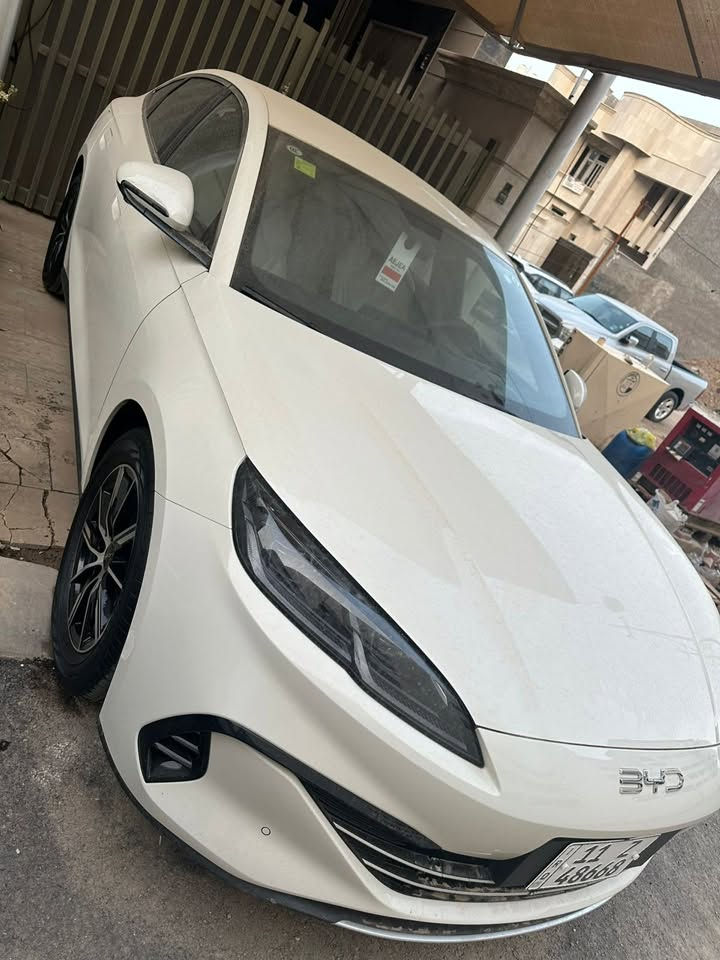 سلام عليكم 
🚗 للبيع بي واي دي سيل 6

| BYD Seal 06 بلك ان هايبرد موديل 2025 

📍 الممشى: 24 ألف كم فقط

⛽ بلك ان هايبرد (محرك بنزين + محرك كهرباء)

⚙️ المواصفات الفنية:

🔧 محرك 1.5 لتر

🔩 4 سلندر

📱 شاشة لمس كبيرة دواره

🎵 محدث كامل مع البرامج 

📷 4 كامرات امامي خلفي جانبي

🎥 كاميرات 360 درجة

📡 حساسات أمامية وخلفية

✅ شاشة عدادات رقمية مع اضائة محفية 

✅ دخول وتشغيل ذكي (بصمة) + (كارت)

✅ مثبت سرعة

✅ مقاعد جلد ابيض مريحة بتصميم رياضي

✅ إضاءة LED أمامية وخلفية

✅كرسي السائق كهربائي 

✅ منافذ USB أمامية وخلفية

✅ نظام توفير الوقود الذكي

✅ اضافات سبايدر جنطة وغلاف مسكات ابواب 

العنوان بغداد للاستفسار ***********

#للبيع #سيارات_للبيع #سيارات #بغداد_سيل
