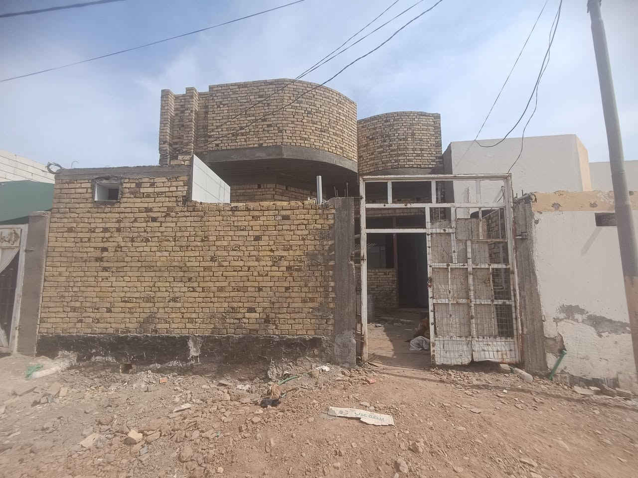 طابقين • ٤ غرف • أرضية وبياض