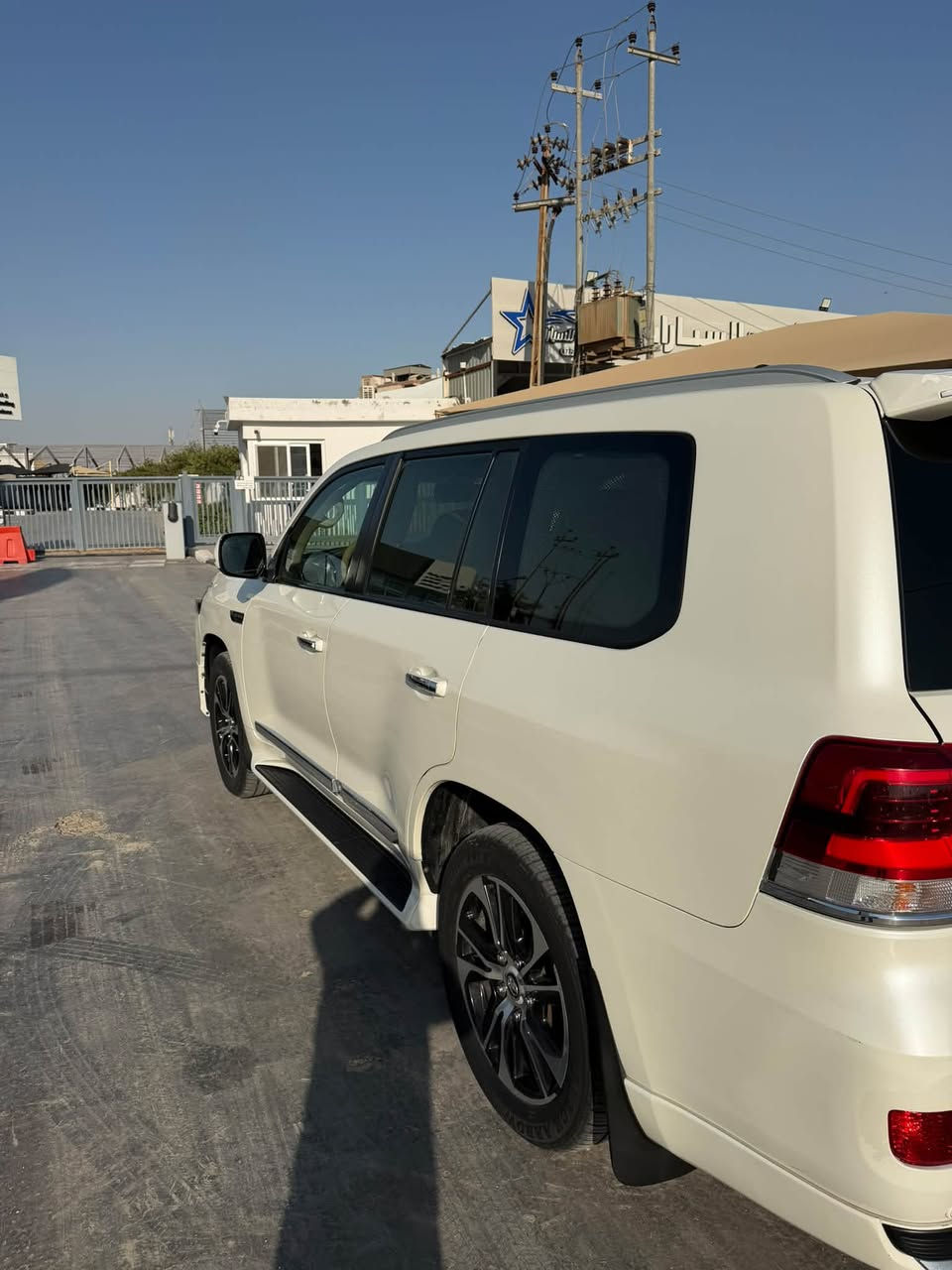 السلام عليكم 🌹

جيكسارة موديل 2019 بريم الأصلي، سيارة فول مواصفات وبحالة ممتازة جداً.

▪️ الممشى الكلي: 120 ألف كم
▪️ السيارة بحالة الوكالة
▪️ مكفولة كفالة عامة
▪️ ما عدا خدش صغير فقط
▪️ بريم أصلي وفول مواصفات
▪️ رقم أربيل الدولي الجديد

💰 السعر: 5 دفاتر، قابل للتفاوض وبيه مجال للشراء.

📞 للاتصال: ***********

سيارة نظيفة جداً وتستحق المشاهدة 🚘✨
