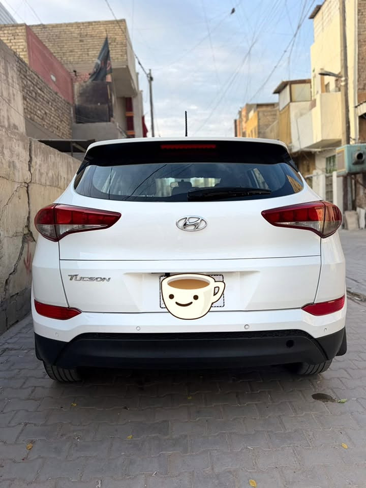 السلام عليكم توسان موديل 2018 خليجي باسمي بغداد انكليزي نص فول مري شفط واشاير تبريد قطعتين لد نهاري وكشافات تحكم جهتين وشاشه وكامره وحساسات 5 ويل كب محرك 4 سلندر دوش 2000 مكفول من الفتح وهوا والكير الكشر بيها قطعتين صبغ طخات بسيطه بدون اي دواخل مكانه جانب الكرخ *********** سعره 152
