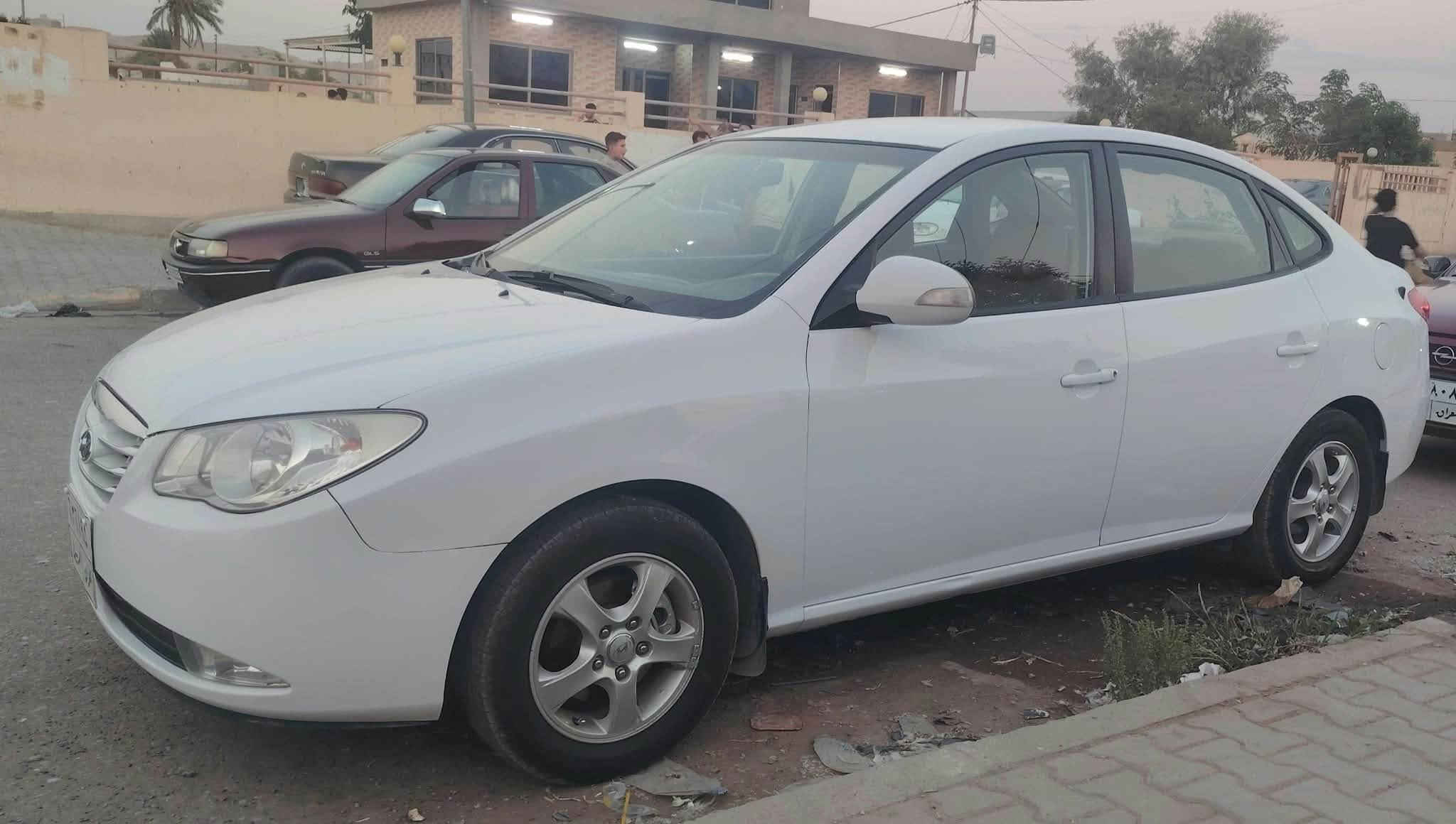 سلام عليكم النترا للبيع موديل ٢٠١١ وسيارة باسمي ثاني التحويل يعني التحويل شرط والسيارة موضح بل سونار جديدة والسعر ١١٦وبي مجال قليل 
رقم ***********

