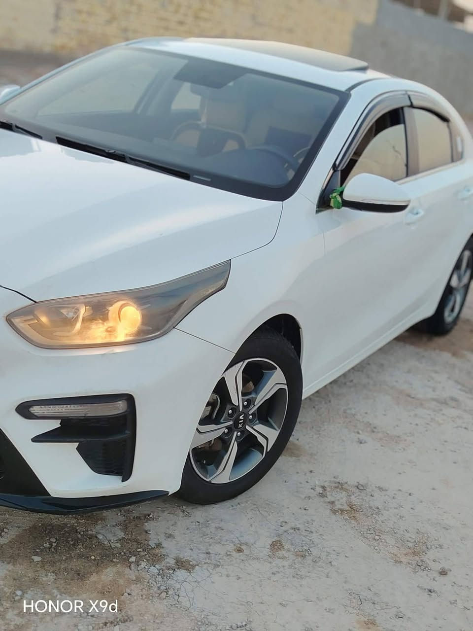 السلام عليكم سيراتو 2019 للبيع مواصفات فول عدل بصمه  كفاله عامه السعر ١٣٥ وبيها مجال اتصل على هذا الرقم***********

