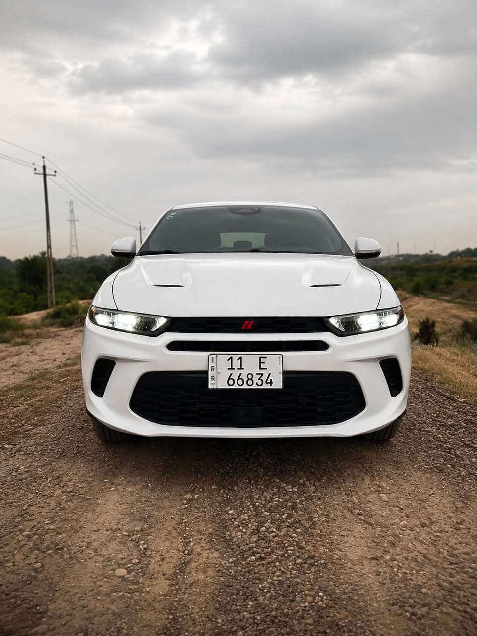 بعد التحيه والسلام 

🔥 للبيع او المراوس– دودج هورنت R/T موديل 2024 🔥

💎 سيارة رياضية هجينة (Plug-in Hybrid) تجمع بين القوة، الأداء، والاقتصاد في استهلاك الوقود.

✅ المواصفات:
• موديل: 2024
• الفئة: R/T
• محرك 4سلندر + محرك كهربائي (Plug-in Hybrid)
• قوة 288 حصان
• دفع رباعي AWD
• ناقل حركة أوتوماتيك 6 سرعات
• ممشى: 40
• اللون الخارجي: ابيض
• الداخلية: أسود

🌟 المواصفات :
• شاشة عدادات رقمية 12.3 إنش
• شاشة معلومات وترفيه 10.25 إنش
• Apple CarPlay وAndroid Auto لاسلكي
• تشغيل بصمة مع مفتاح ذكي
• مثبت سرعة متكيف (Adaptive Cruise Control)
• تحذير مغادرة المسار مع المساعدة على البقاء داخله
• مراقبة النقطة العمياء
• نظام الكبح التلقائي للطوارئ
• كاميرا خلفية
• حساسات اصطفاف
• مكيف أوتوماتيك ثنائي المناطق
• مقاعد رياضية
• أنظمة قيادة متعددة (Hybrid / Electric / Sport / E-Save)
• نظام PowerShot لزيادة الأداء عند التسارع
• مصابيح LED كاملة
• جنوط رياضية ألمنيوم

📌 حالة السيارة:
✔️ حادثها فقط باب الجنطه ومصلح 
✔️ السيارة جاهزة ولا تحتاج أي مصروف.
}مكان السياره بغداد 
📄سعرها ب١٦٥) 

رقمي ***********
