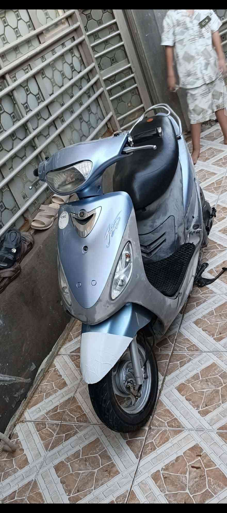 السلام عليكم ماكس مفتوحه بس ولفات ٥٥٠ وبيه
مجال بسيط جدأ حك. جيه 
دراجه جديده ومال بيت مابيها نقص ابد كهربائيات. كلها شغله مكينه ناعمه تايرات جدد للستفسار ***********
واتساب *********** مكاني ديوانيه حي زيتون

