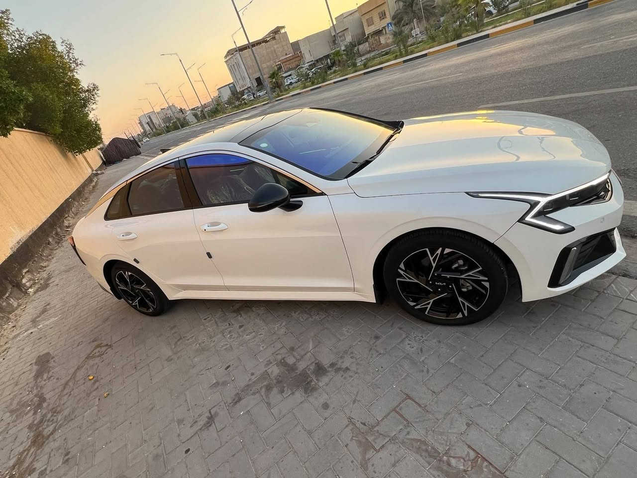السلام عليكم للبيع جي تي وارد رقم الشاصي موجود وشوف ضربتها مكينه ٢٥٠٠ تنفس طبيعي ماشيه١٥ الف كيلو مو ميل السياره فول مديل ٢٥ بعد ما حاجه احجي مواصفات معروفه السعر ٢٣٥ وبيها مجال رقم بصره شبه مميز للاستفسار ***********
