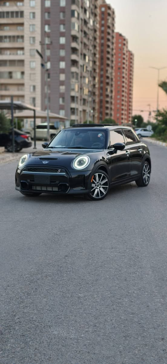 ✨ بسم الله الرحمن الرحيم ✨

  🟩 السعر  185 ورقة وبيها مجال 🟩

للبيع MINI Cooper  S Countryman 2024
✅ ممشى: 9000 كم فقط

سيارة تجمع بين التصميم البريطاني الفاخر، الأداء الرياضي، والعملية اليومية، بحالة ممتازة وجاهزة بدون نواقص.

🔹 المواصفات:
✅ محرك تيربو اقتصادي وقوي V4 2000
✅ ناقل حركة أوتوماتيك
✅ شاشة معلومات وترفيه
✅ نظام Bluetooth وUSB
✅ حساسات اصطفاف
✅ كاميرا خلفية
✅ مثبت سرعة
✅ تحكم بالمقود (Multi Function)
✅ تشغيل بصمة (حسب الفئة)
✅ مكيف أوتوماتيك ثنائي المناطق
✅ فتحة سقف بانورامية (حسب التجهيز)
✅ جنوط ألمنيوم رياضية
✅ إنارة LED نهارية
✅ نظام مانع الانزلاق والثبات الإلكتروني (ESP)
✅ وسائد هوائية متعددة
✅ نظام ABS وEBD للفرامل
✅ مقاعد رياضية مريحة
✅ صندوق خلفي واسع مع إمكانية طي المقاعد

🚘 ممشى أصلي 9 ألف كم فقط
✔️ جاهزة بدون نواقص.

اربيل – مدينة المعرض  – معرض بوابة عمان 

📞 ***********-*********** أربيل, العراق
