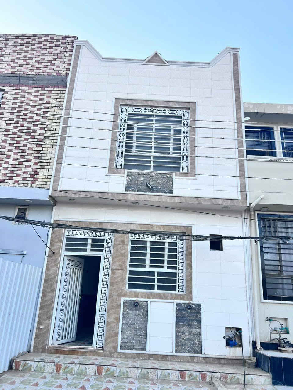 دار للبيع مساحه 50 متر طابقين حي الوفاء منطقه 41, الف  شارع 15 غرف اثنين مطبخ صاله صحيات سعر البيع 90 مع  المجال للاستفسار مكتب بركات ام البنين ***********
