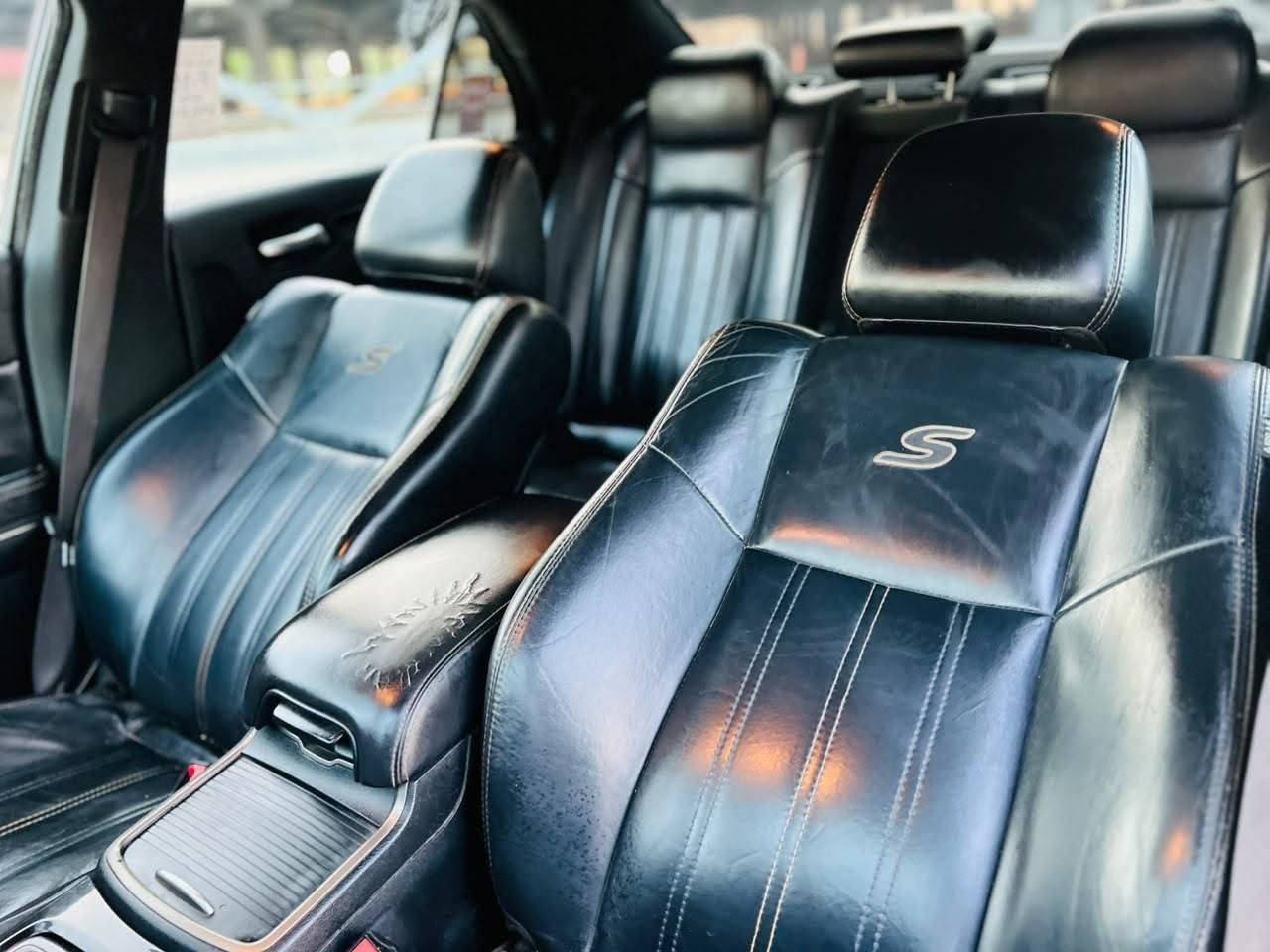 سلام عليكم للبيع او المراوس
كرايلسر c300 اوباما موديل23 مرمزه رقم بغداد دولي تحويل مباشر 

وراد امريكي حادث جاملغ امامي وبابين كلير بدون ضرر داخلي وصور الحادث مرفقه مع المنشور 

فول المواصفات 

بصمه ابواب 

بصمه تشغيل 

تشغيل عن بعد كشنات جلد كشنات كهرباءيه متحركه لادرات جانبيه كير ماوس شاشه كبيره كامره دواره تحكم استيرن جهتين ويل كروم مسكيسي 

انضمه قياده دمامات تبريد قطعتين سياره فول بعد بيها مواصفات غير مذكوره 

مكينه 3600 6 سلندر 

سياره ما مشتغله خط ابد جديده كلش 

مكينه وكير وحداده وتخم تاير وتبريد ع وضع شركه 

مـكـان-الــســياره-الــنــاصرية 

الــســعر:155 وبيها مجال 

الاستفسار اكثر ع رقم 

***********

***********
