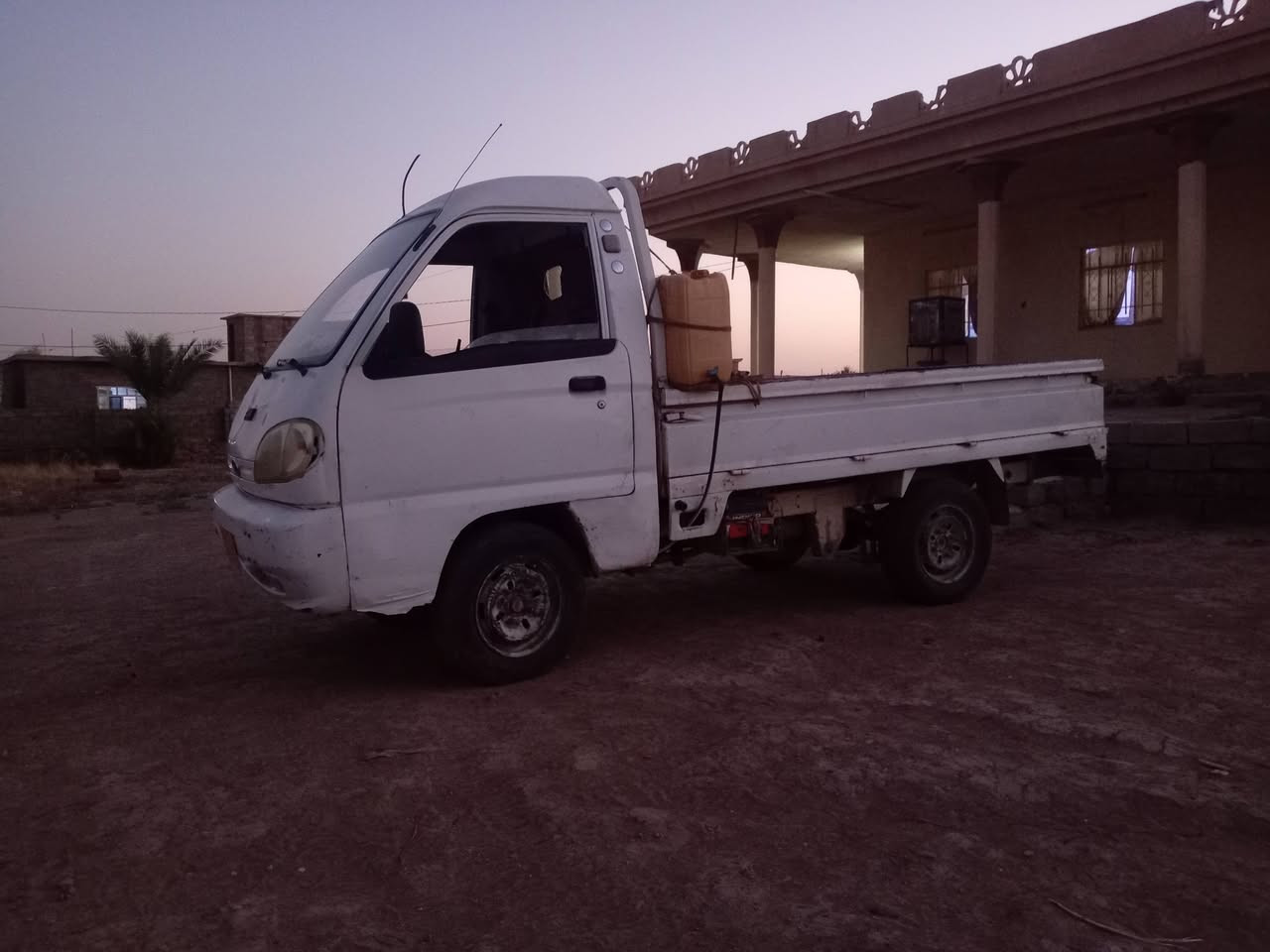 كيا فاو للبيع محرك شرط اكسن شرط بس تصليح خفيف في الشاصي. مكالف في النشر
هاذا رقم صاحب السياره.. ***********
