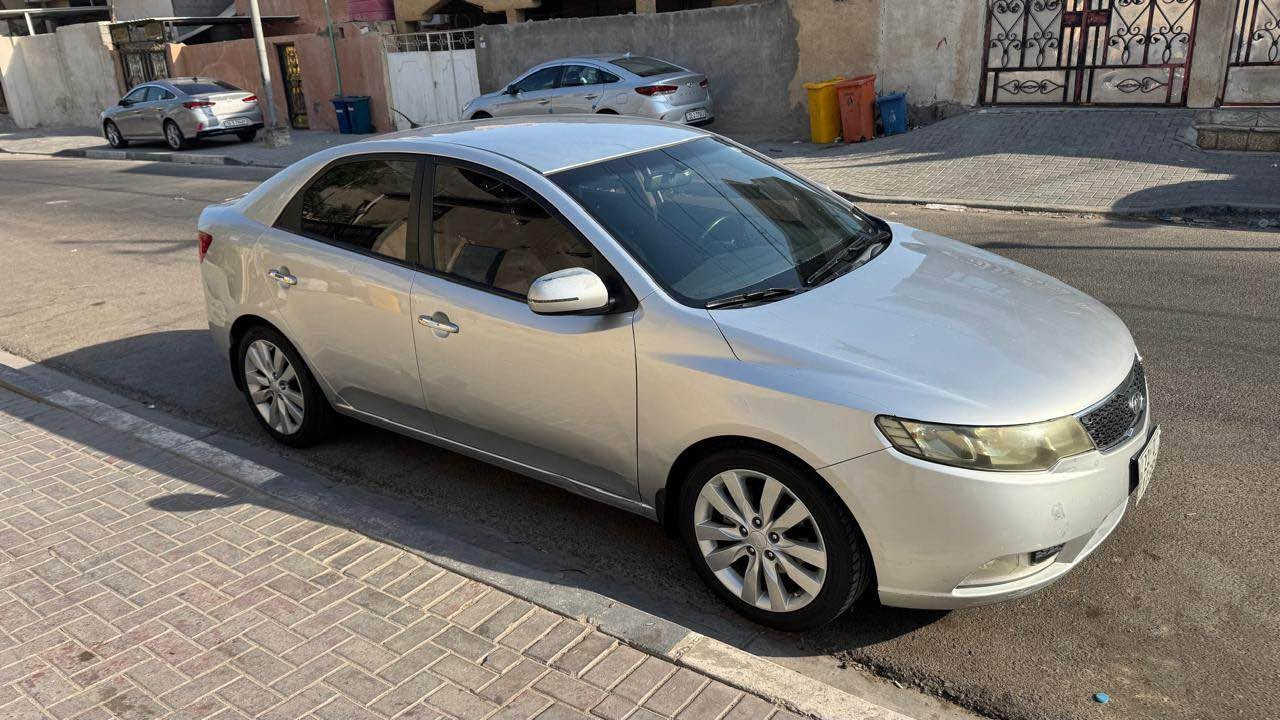 سيراتو موديل 12 خليجي مواصفات نص فول كفاله صبغ تبديل رقم أربيل سنويه جديده مكينه 2000 حداده امامي خلفي جديده  تبريد توني مسويه تخم تاير جديد مكينه كير كفاله مامفتوحه 
*********** 
السعر 105 البصرة, العراق
