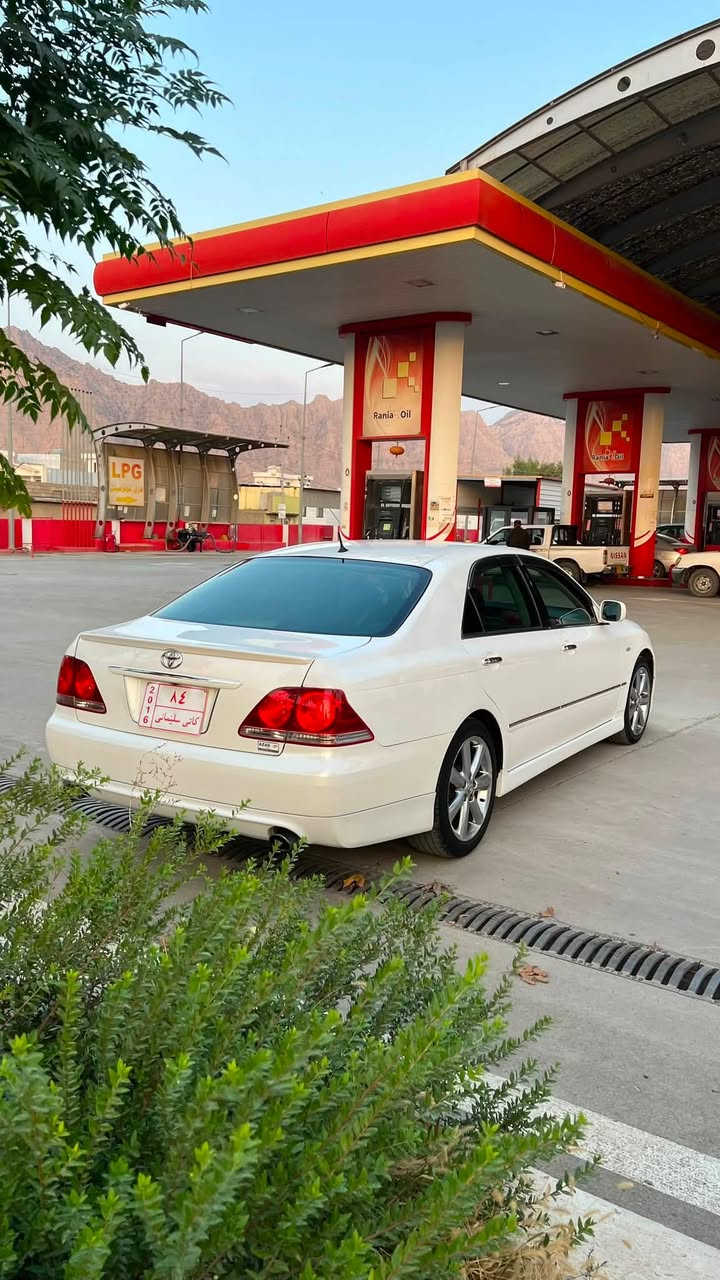 شاهینە • ٢٠٠٧ • فتحة سقف