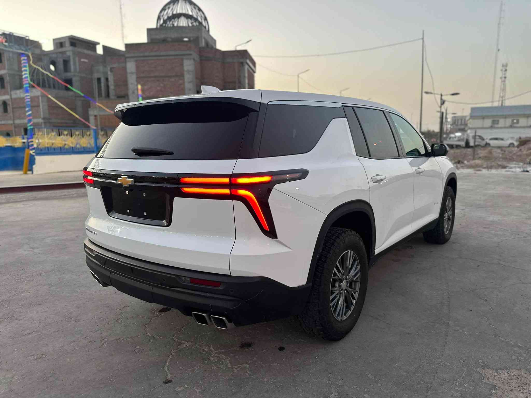 شوفرليت ترافلس 2024 الشكل الجديد
الفئة LS
5 كامرات 
حساس خلفي 
جنطة كهرباء
تحديد مسار 

داخله شهداء يعني رقم مجاني سنتين تتحول باسمك

السيارة موجوده بالبصرة ***********

الضرر // بسيط جدا صبغ ربع الباب 

1GNEREKS0RJ143603

السعر 285 ورقة
