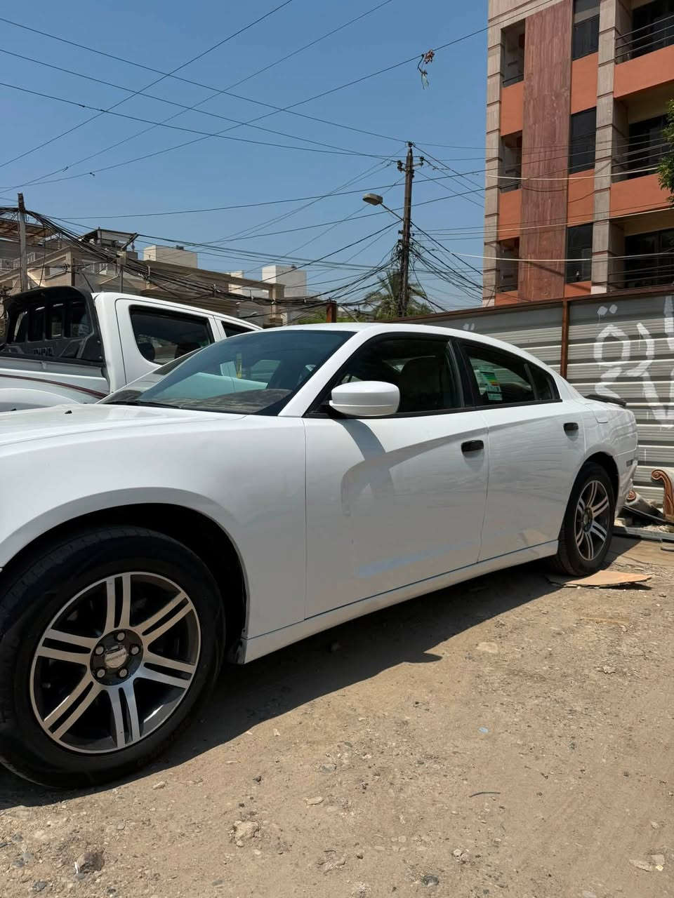 جارجر ٢٠١٣ رقم بغداد وارد كندي
ترهم مراوس بجيب ١٤ او ١٥ 
سياره ب اسمي 

سياره بدون حادث  ماشية ١٥٥ حقيقي 

فقط باب مبدل من الشركه 

وجوا قبق البانزين اشوي تكحيل صارت بيها نكدة خياس وعمرتها وصورها موجوده قبل التعديل 

غير ذني لا صبغ ولا خياس

 (تجي غير ذني كروتك وسونارك اني ادفعهن) 

اي شي ابالك تريد اشوفه اصورلكياه فيديو قبل لا تجي ما اريد اتعبك واخليك تتعنى 

سيارة استخدام شخصي الله شاهد ما مشتغله خط ابد 

من الدوام للبيت و ما ناقصها برغي 

السعر ١٥٠ ورقه 

*********** 

مكان السياره حاليا بغداد 

١٢ يوم وبعدها ارجع للعماره
