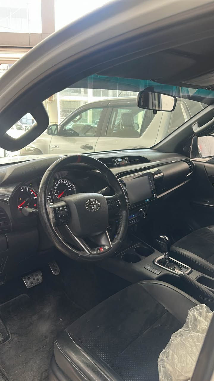 Toyota Hilux GR 2024 
فول مواصفات 🔥
تايرات جبليه 🔥
سياره شريكه جيهان ✅
بدون دعم و صبغ Clean ✅
سعر : 417$ ورقه و مجال ✅ دهوك, العراق
