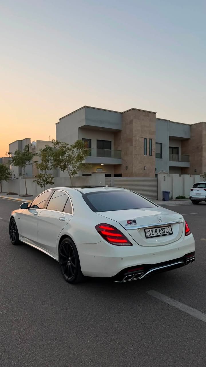 مارسيدس s63 Amg موديل 2016
ماشية 70 الف
لون ابيض مات اصل 
حادث 
جاملغ سايق + بنيد 
+ جاملغ خلفي + امامي صبغ فقط
مواصفات S63 اصل AMG
اعلى شي بالمارسيدس 
5 فصوص 
داتاشو
داخل ابيض اصل 
جكات 
وضعيات قياده 
بانوراما 
رادار امامي جانبي 
سيارة كلش نظيفة ومابيها اي نقص
للأستفسار : ***********
