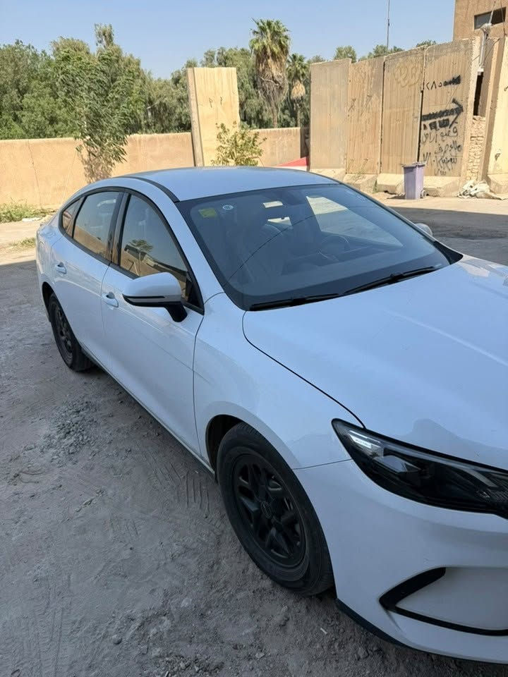 السلام عليكم
سيل فايف للبيع 
ماشيه الف ونص  زيرو بعدها كفاله 
رقمها بغداد
مكانها حله 
للاسفسار***********
