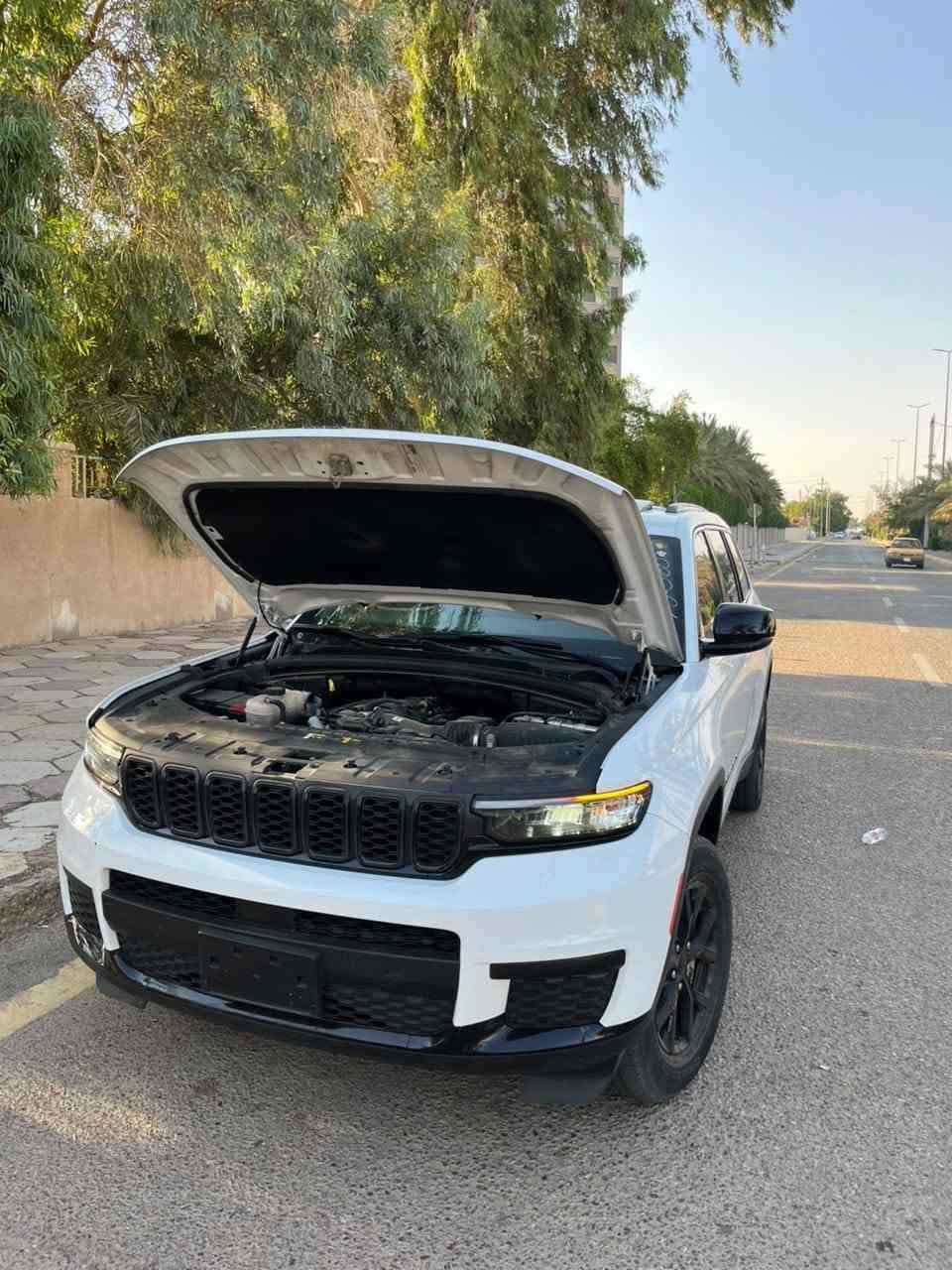 السلام عليكم جيب كراندشيروكي ٢٤  كلين كفاله عامه حادث يلتاير  السياره علاوضع الشركه مرقم شهداء بغداد فول مواصفات فتحه السعر ٣١٠ مكاني ميسان ***********
