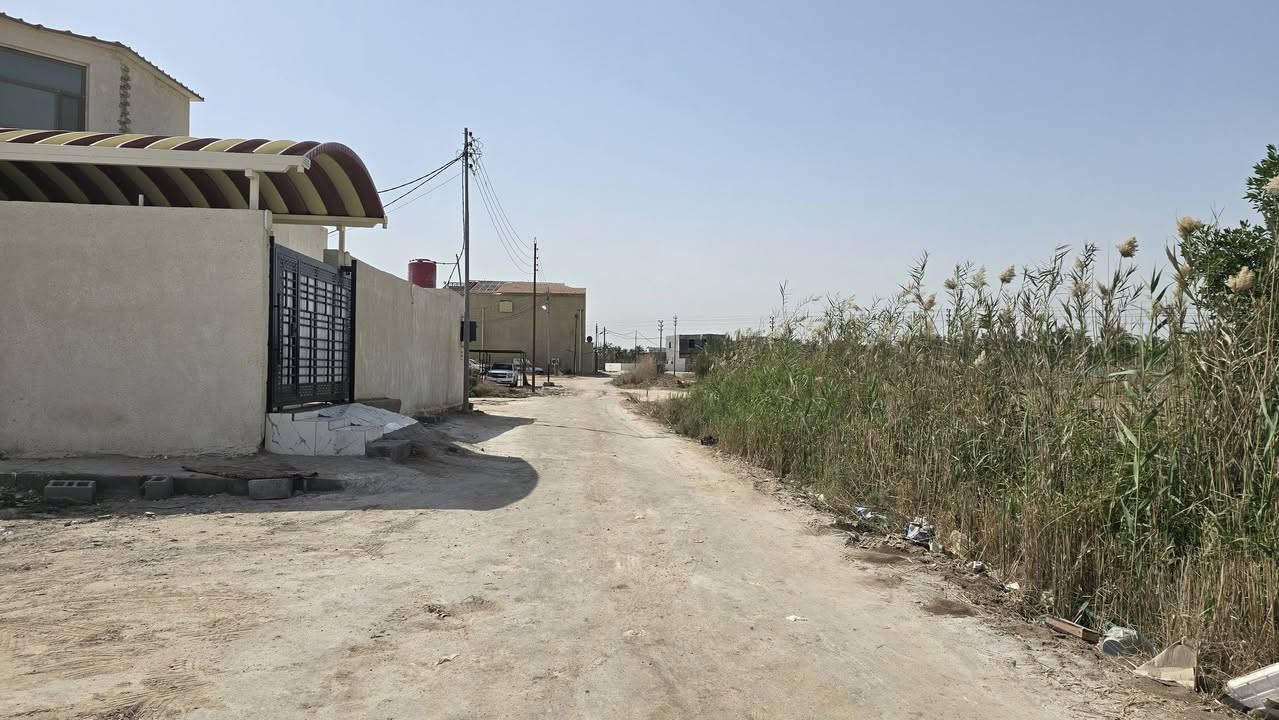 سلام عليكم
بيت للبيع في منطقة الحوطة يبعد 500 متر عن الشارع الرئيسي 

الارض مفوض بالطابو 

المساحه الكلية430 متر

مساحة البناء 200 متر

3 غرف 

للاستفسار الاتصال على الرقم

***********  واتساب 

*********** هاتف
@الجميع

