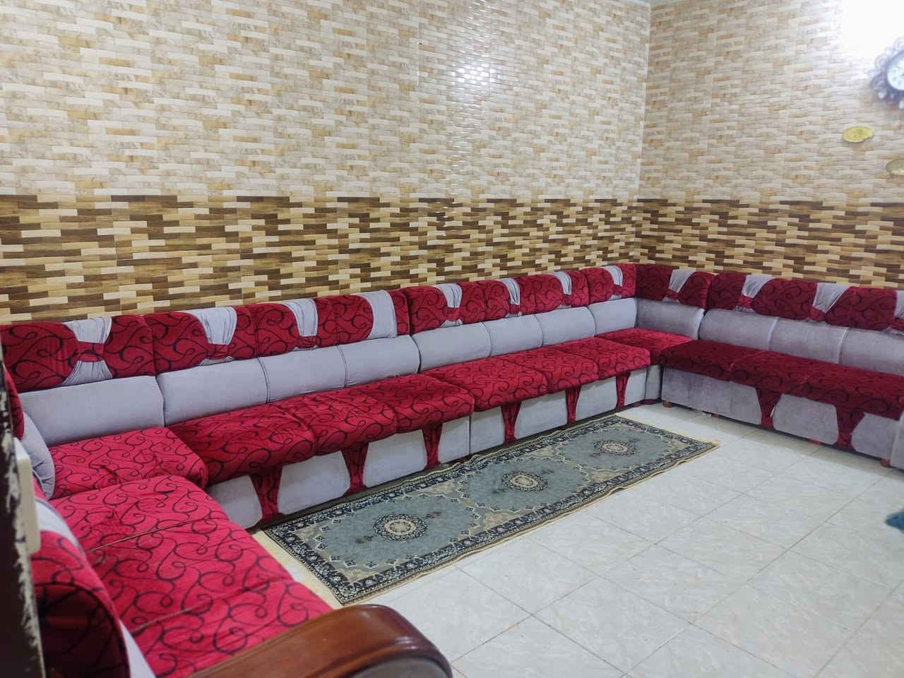 تخم قنفات تسكام صاج الثقيل شغل درجة أولى بلوك ارجل خشب صاج كلش نظيف وجاهز مابي اي ضرر يتكون من 12 متر 20 نفر السعر  550 وبيه مجال...اما التخم التركي تخم قنفات تسكام درجه اوله كله بلوك يتكون من 5 قطع 10 نفرات السعر 250 العنوان نجف حي العسكري شارع السبيس شارع كريت مول السايدين خلف سوق المخضر مجمع النبأ العظيم *********** وات ساب
