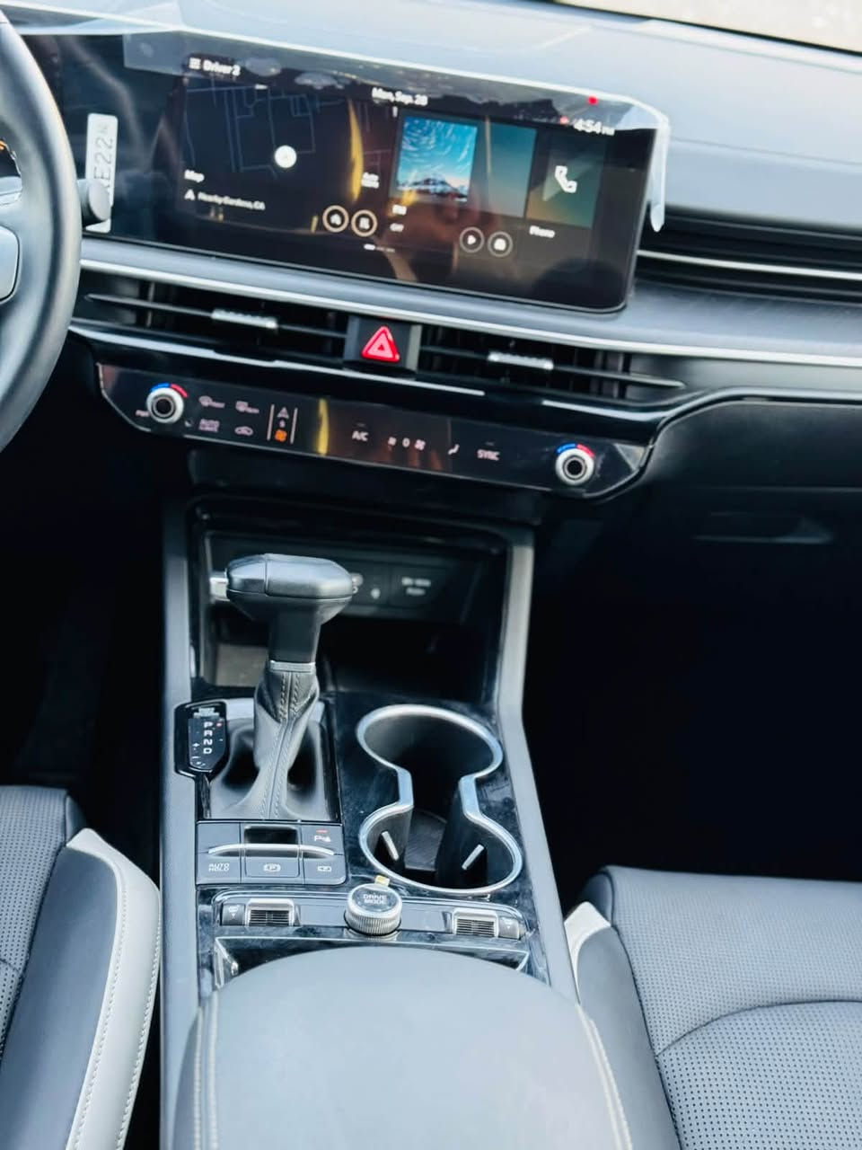 2026 KIA K5, GT-LINE

نــوع الــمـركـبة:-   K5 -   GT lian  )🇺🇸

الـــــمــوديــــل:-2026 الشكل الجديد

اللون اسود 🩶🩶🩶

حــجـم الـمـحرك:-  2500

الــــعـــــــــداد:2 الف ميل فقط 

:-  رقم سليمانيه هزه وفحص وترقيم جديد

بصمه تشغيل + ابواب

داش كام خلفي وامامي

تشغيل عن بعد ( Remote Start )

داخل جلد ( اسود وابيض مطرز  مختمة GT)

كشنات كهربائيه مع تدفئه مختم GT

تحكم ستيرن جهـتين

شحن لاسلكي

لايت زينون ٣ عدسات ديناميكي

كشافات زينون

بك لايت لد متصل

رادار امامي + خلفي + جانبي

نظام النقطه العمياء مع تحذير الاصطدام مع خاصيه التوقف التلقائي 

مثبت سرعه ذكي تفاعلي مع الرادار

نظام كشف حركه المرور الخلفيه

مساعدة البقاء في المسار 

مساعد الخروج الامن عند فتح الابواب 

شاشة وسطية تدعم Apple CarPlay & Android Auto 

درايف مود ٤ وضعيات للقياده Normal,sport,sport plus ,custom 

نظام ترحيب عند الاقتراب

فتح الجنطه عند الاقتراب

الضرر  - بونيد مبدل وكالة  

السعر  217 ورقه وبي مجال 

ديالى خانقين 

***********

متوفر واتساب او الاتصال عالرقم
