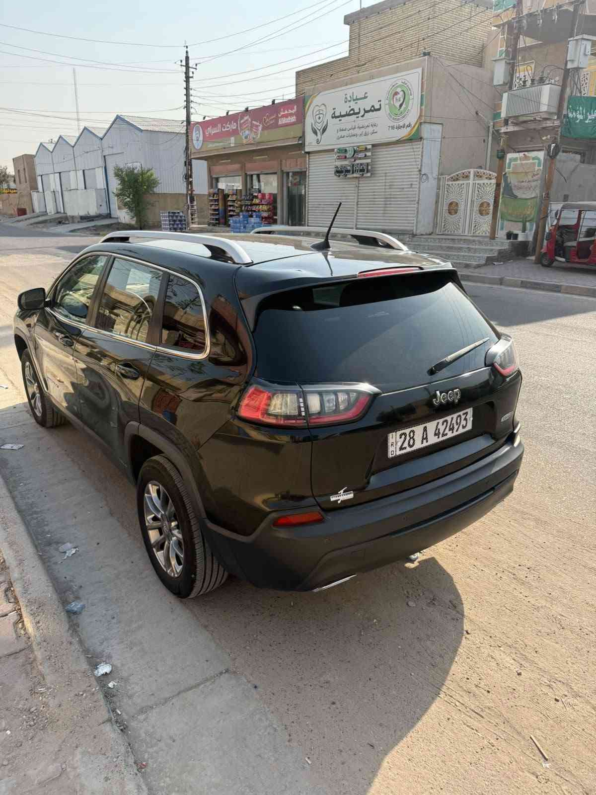 السلام عليكم جيب بزون 2019 فئة المتد فول لل أخير عدا الفتحهةحادثها بنيد سطحي وشادلها بنيد أصلي نفس اللون  محرم 6سلندر المرغوب ماشيه 65 حقيقي مكفوله عدا حادثها كفاله عامل من ضربه وصبغ محرك وكير وصدر وتبريد بلادي شركه وجدد تخم تاير جديد رقم ذي قار مشروع وطني بسمي سنويه 2031 سياره جديده وعلى أيدي عليها ادامه عامه ومناقصها أي شي مكانها بغداد سعرها 135 وبيها مجال 
رقمي ***********
