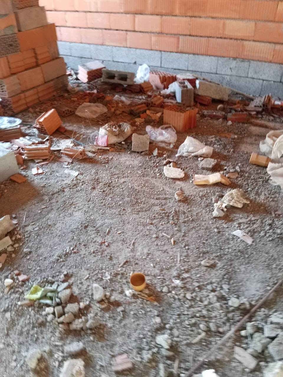 سلام علیکم 
ئامادەین بۆ پاکردنەوەی خانو بیناو کۆگا 
بە کەمترین کات و پاکترین ئیش 
نرخ بە پێ شوێن ئەگۆردرێت 
***********
