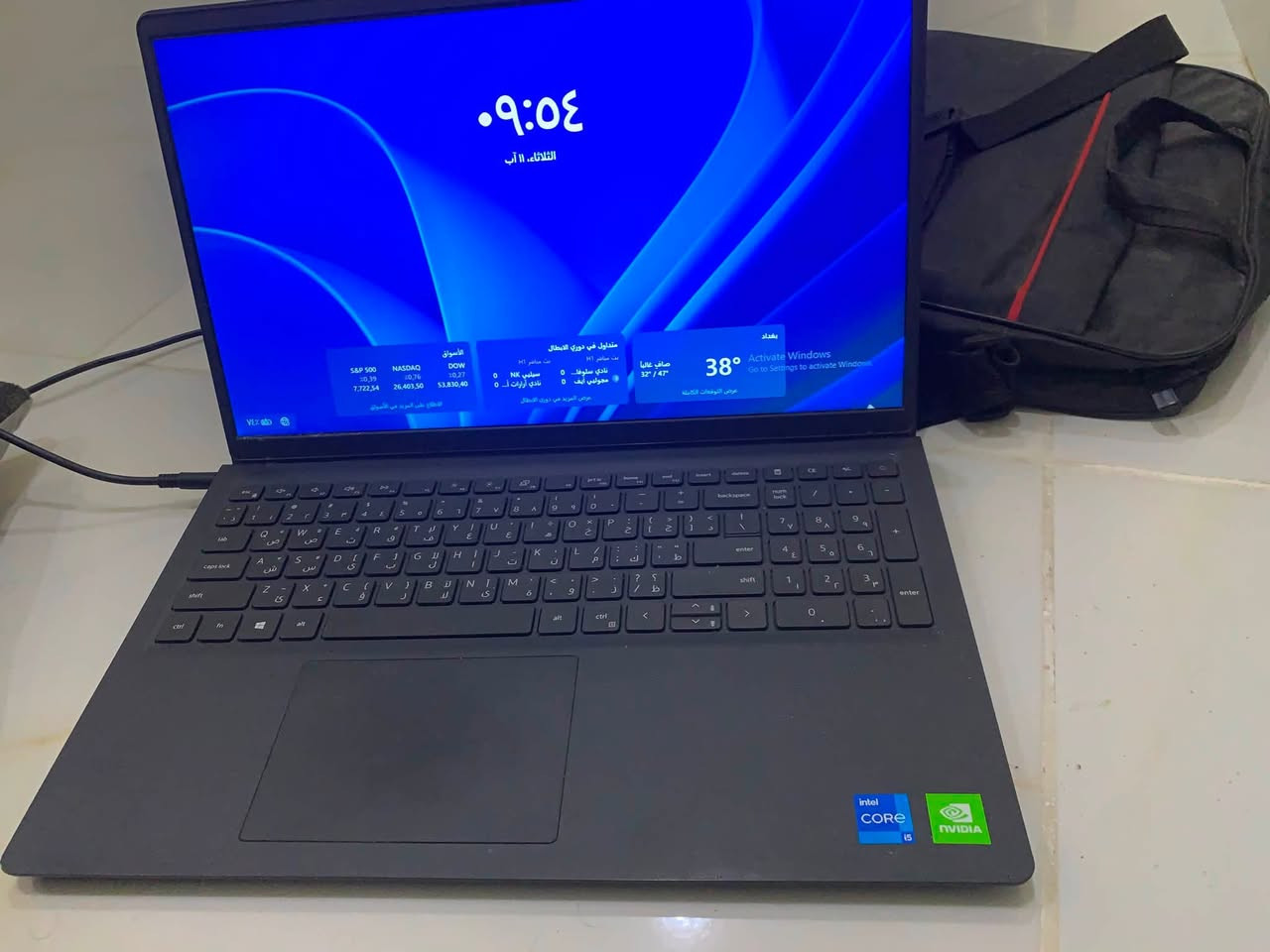 السلام عليكم
لابتوب dell 
مواصفات عاليه 
يشغل اوتو كاد وبرامج هندسيه 
ما اعرف مواصفاته بالضبط بس اني مهندس واشتريته علمود البرامج الهندسيه
يشغل كل الالعاب العاليه 
اشتريته بـ٩٥٠ قبل سنه
قيم السعر و اخذ 
ملحقاته ماوس + كيبورد + شاحنه + جنطه 

مكاني بغداد الشعله 
***********
