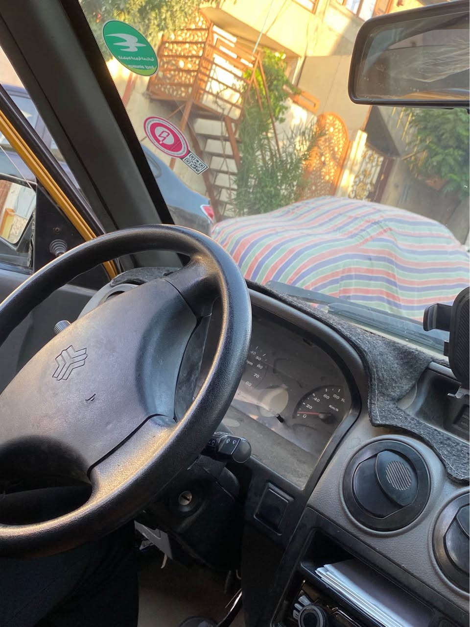 سایپای ئێرانی بۆ فرۆشتن مۆدێل ٢٠١٢ 
سەنەوی بەشەرت کێشەی مرورو مەفرەزەی نیە.  سەیارەیەکی جایزو تنو تۆڵە 
گێڕو مەکینەی بەشەرتی فەحسو فیتەر 
سەیارەکە دەعمی نیەو پێشو پشتی کەپسە 
سەیارەکە پاکەو هەیکەلی نەژاکاوە دوسەوپەنجا دیناری تەبع مەسرەفی تیانیە ماڵی کەسابەتە
کارەبایی کامل ئیشەکات 
تەبرید بەس غازی تیانیە

سەیارەکە هی مەعرەز نیە هی ماڵی خۆمەو زەرورم بۆیە ئەیفرۆشم بەدڵ خزمەتم کردووە هەتا لایتەکانی حەفتاهەزارم پێیاوە ماشەڵا لەحیم چۆنە ئاوایە
بەنزین هەر بۆنی ئەکات
سعریشی ٢٥گەڵاو معامەلەیەکی کەم 
*********** السليمانية, العراق
