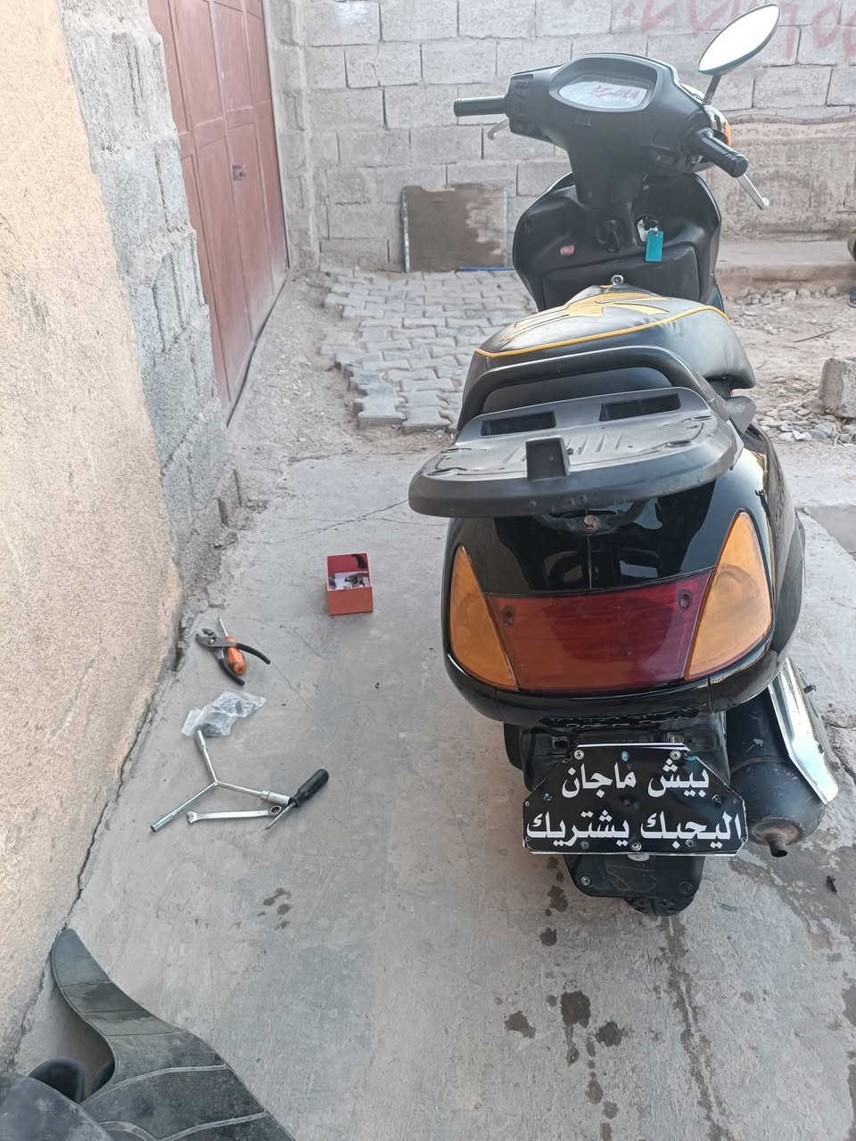 مكلف بالنشر
سبيسي للبيع دراجه مثل ما تشوف نظيفه بمعنى الكلمه
مكينه خير من الله
تخم تاير 
كهربائيات كله شغاله
كفرات جدد
 ‏‪***********‬‏
