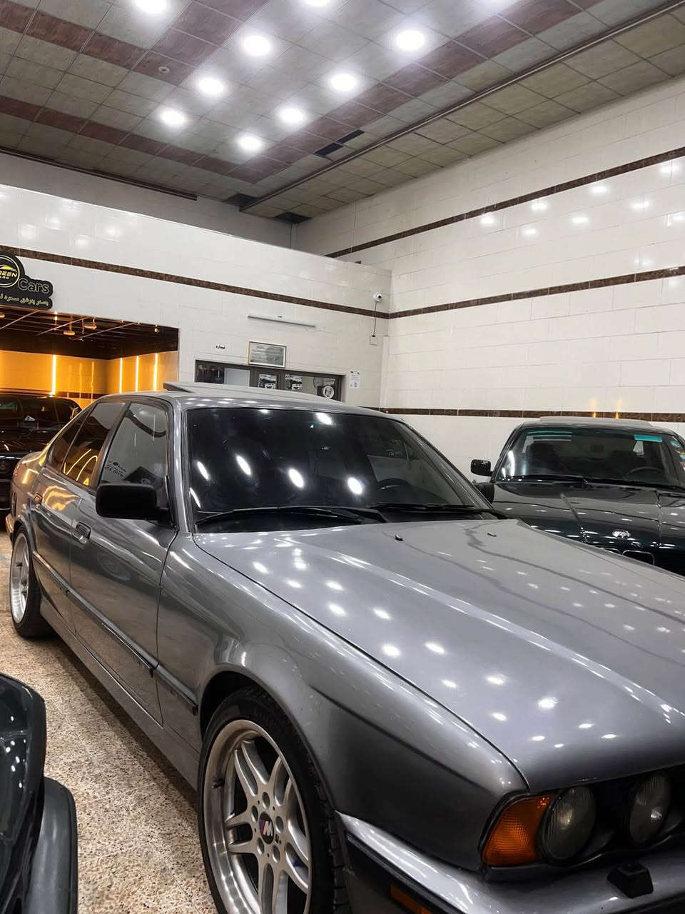 BMW 525
گێر تۆماتیک 
مۆدیل ١٩٩٢
گێر  و مەکینەو کارەبایات و تەبرید بە شەرت 
رەقەم هەولێرە سەنەوی نوێییە
سبوغ عامە  لۆ جوانی 
جەمپەکی خەفیفی پێشی هەییە 

بە شەرتی بەناوکردن 

نرخی ٥٥ وەرەقە بە نەقد 

مشتەری بە قست تەلەفۆن بکە 

لە هەولێرم

*********** أربيل, العراق
