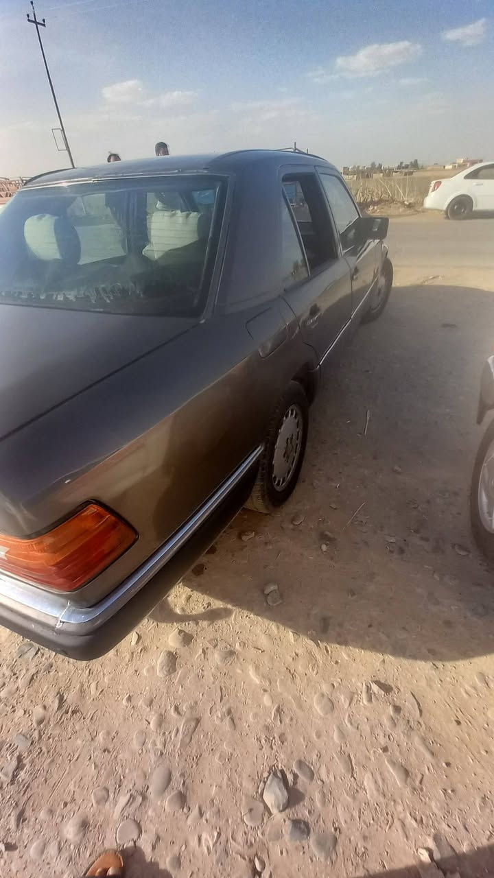 مارسدس دب ٣٠٠ محرك وقير شرط 
كابون بانزين والباقي شوف العين
 اسعر ٤٥$ التفاصيل ***********
