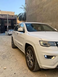 جراند شروكي أوفرلند • سقف بانوراما • تعليق هوائي