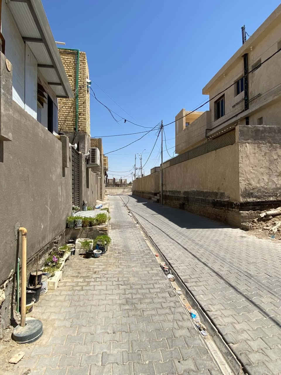 بيت زراعي للبيع
شارع المسبح
المساحه 285م
يتكون البناء من

البراني 9 في 4 
المطبخ 7 في 4 
الستقبال 8 في 4 
غرفه 5 في 4 
غرفه 4 في 4 
غرفه 6 في 3 
مجمع صحيات خارجيه 
مجمع صحيات داخلي 
طارمه على طول البيت العرض 
4 متار حته مشتمل يصير بيها
كراج سياره 5 امتار في 6 
حديقه 4 امتار 
الواجهيه 13 متره 
منور ع طول البيت 
بناء طابوك والسقف صب كونكريت 
يبعد ع شارع العام العام 3 بيوت
السعر 85

للاستفسار اكثر مراسله الصفحه
او اتصال ابو احمد
***********
***********
