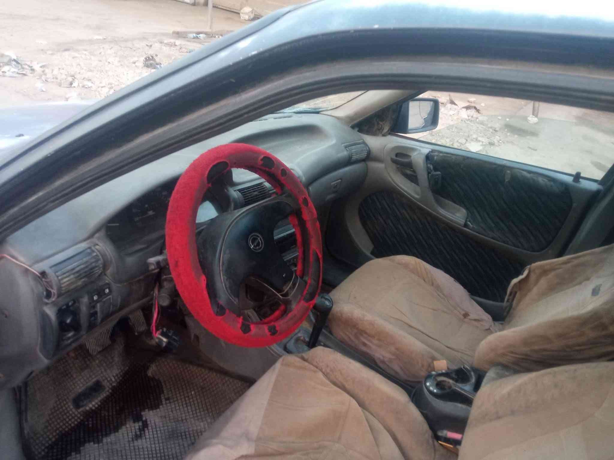 اوبل استرا موديل 93 كير مكينه نظيفات كير تماتيك حدادي وسط سياره بلادي تحتاج بس صبغ بسمنه مكان سياره بلحله سعر 23 وبها مجال بسيط ***********
