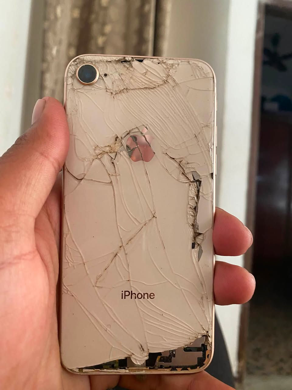 آيفون ٨عادي
جهاز وتر ممفتوح 
كله شغال 
ذاكره ٦٤
بطاريه ٧٦ 
للبيع ٦٥قفل لحد يراسل سعره من لاخير 
شراي اتصل بلديات 
***********
