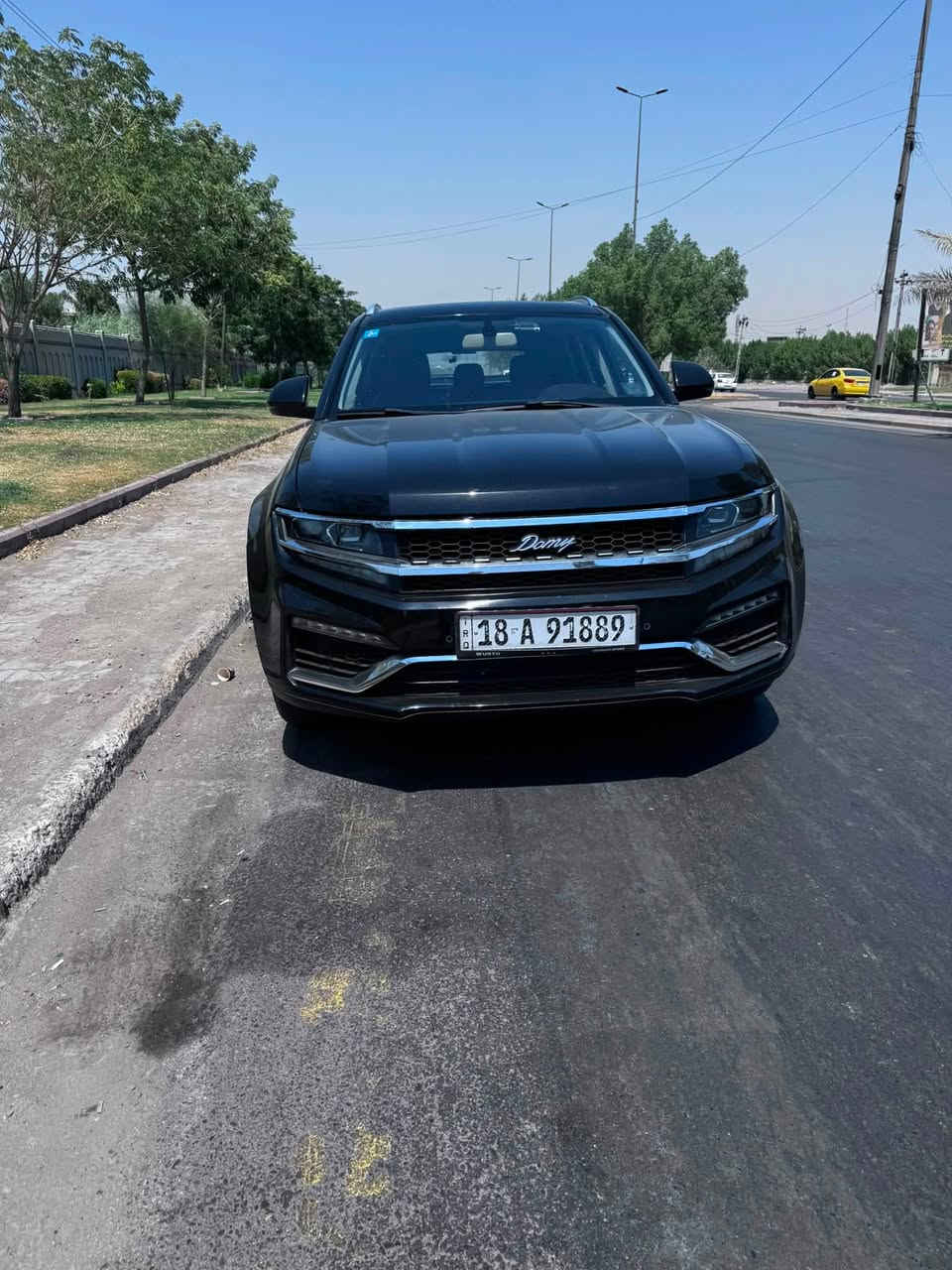 السلام عليكم دومي موديل 18 محرك 2000 ماشيه 77بيها رشه صبغ  نص باب الخلفيه ونص الجاملغ الخلفي اليمين فول الفول صدر امامي خلفي جديد تخم تاير جديد تبريد جديد محرك وكير خير من الله رقم بابل تحويلك وين ماتريد مابيها اي نقص بغداد السيديه *********** اتصل وتأمر
