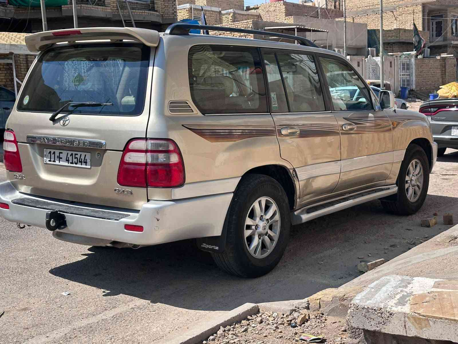 السلام عليكم اخوان
سياره لاندكروز للبيع موديل 2004 محدثه السياره 2007 للتوضيح مصبوغه صبغ عام اثر شخوط وجراد سياره حلوه وفول مواصفات كشنات تدفئه تبريد تحكمات ستيرن جير اوتوماتيك فورويل سياره جديده وما جناي والعنوان بغداد حي اور قرب جامع عمار بن ياسر والسعر 98 وبيها مجال بسيط الهاتف ***********
