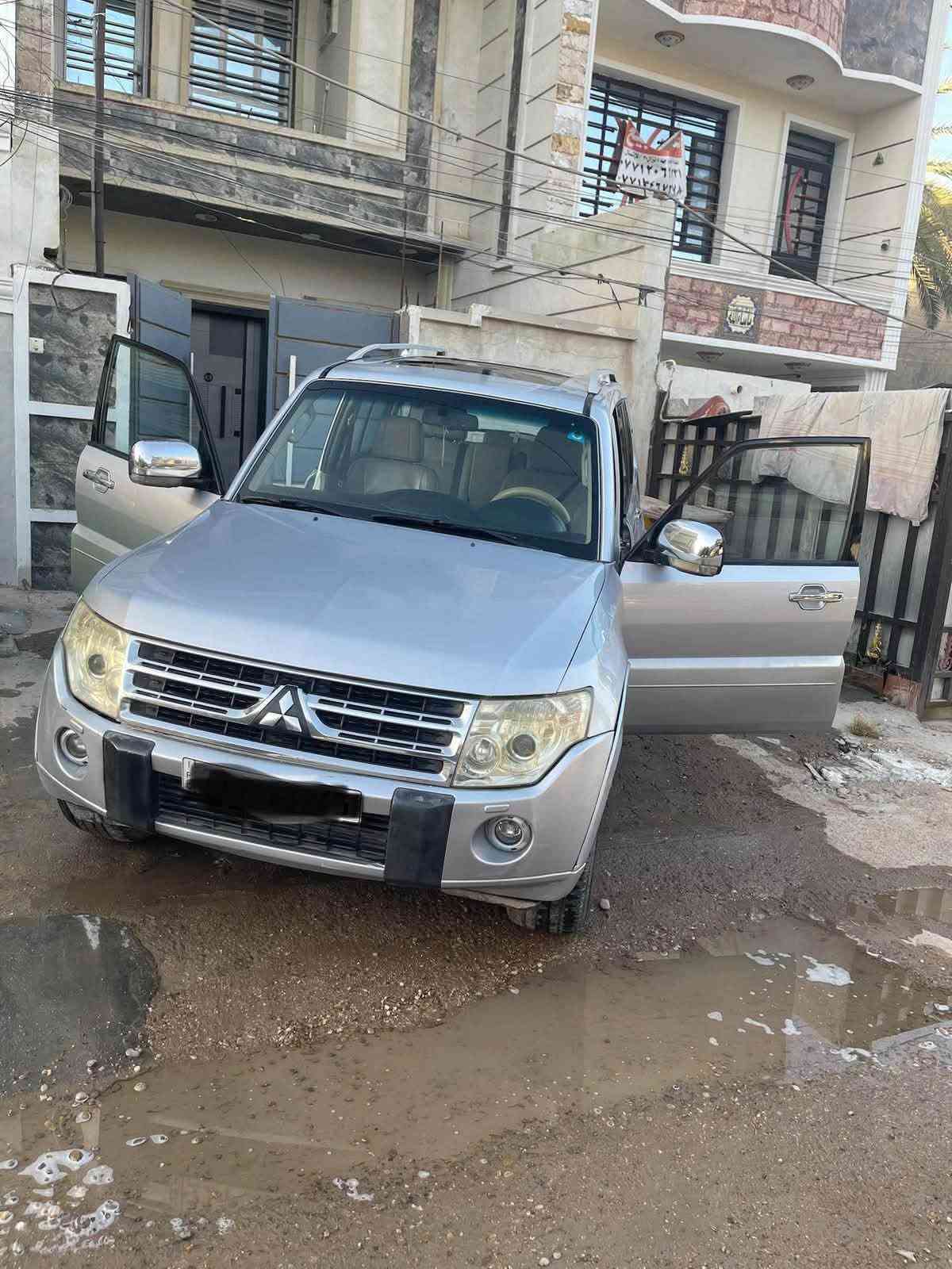 باجيرو للبيع سلفر ٢٠١٠ قطعة صبغ فول حبتور محرك ٣٥٠٠ السعر ١١ ونص ألف دولار هاتف *********** مكاني بغداد حي العدل
